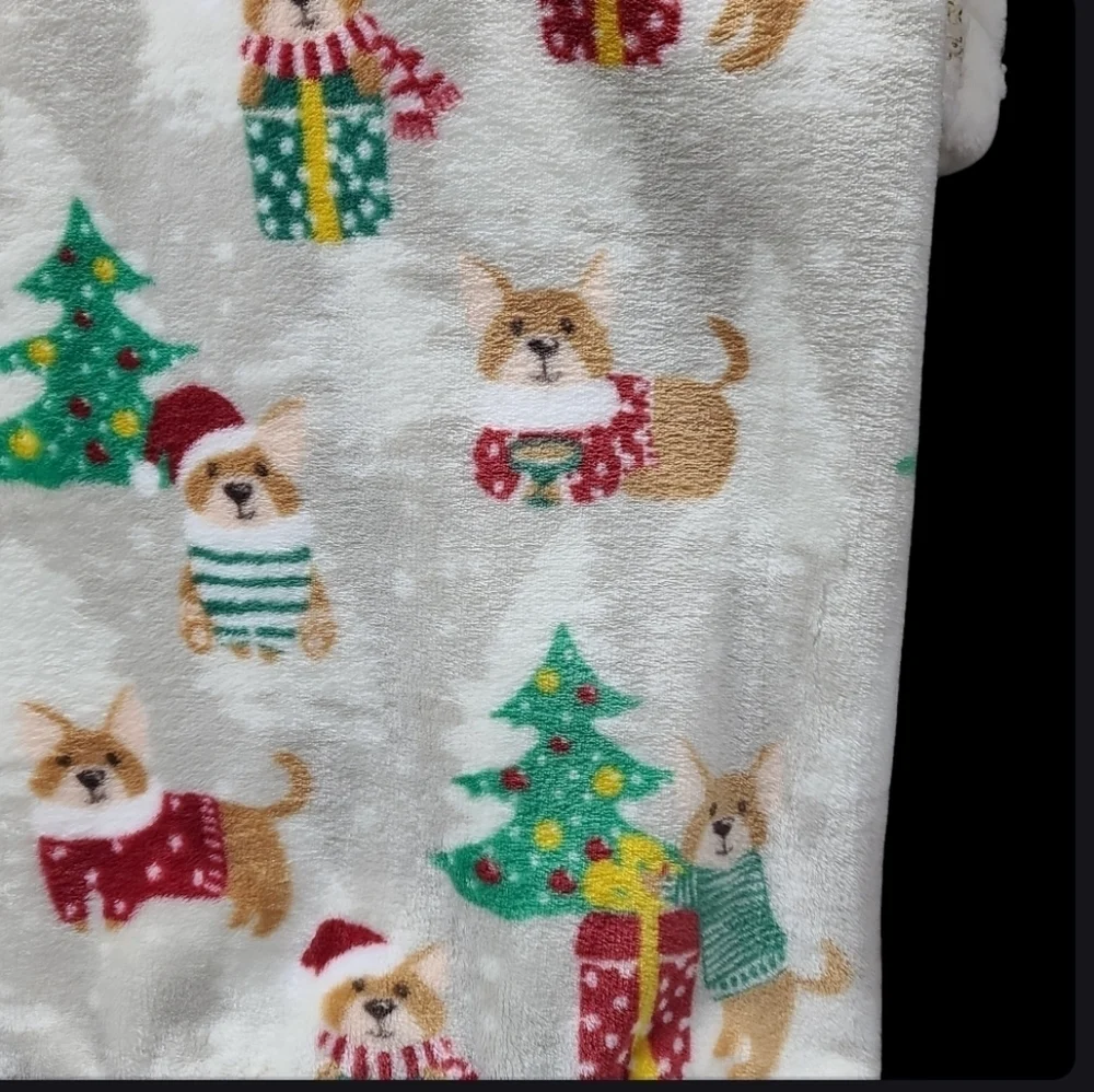 Corgi Dog Christmas Tree Santa Hat & Presents Soft Cozy Oversized Throw Blanket